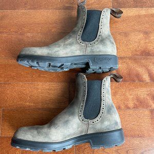 Classic Blundstone Chelsea Boots